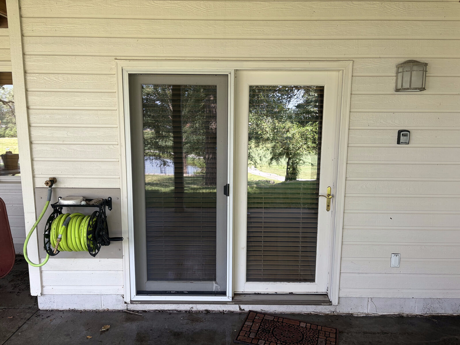 Streak-free exterior window washing result